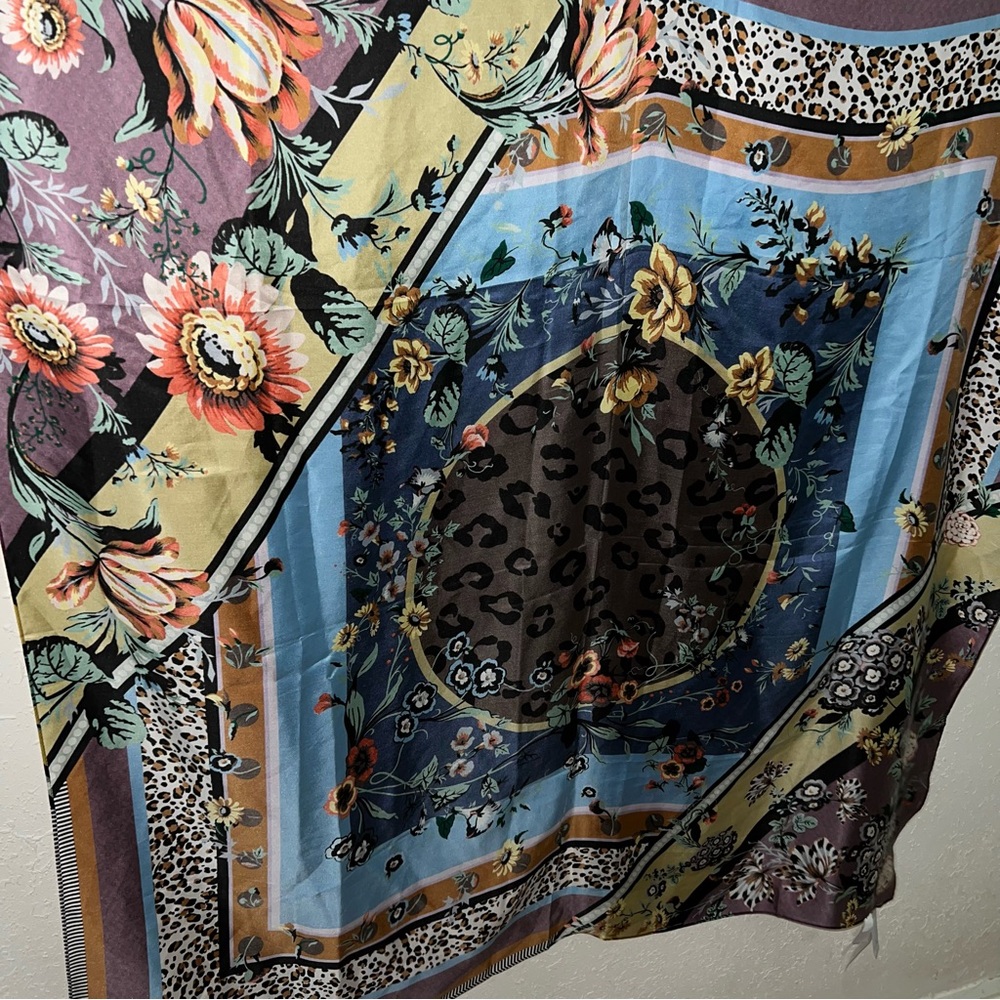 Ann Taylor BNWT 100% Silk Large Square Mixed Pattern Leopard Floral Print Scarf - Picture 11 of 12